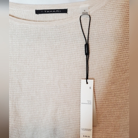T Tahari Crewneck Sweater in Creme Size Small - Picture 8 of 8
